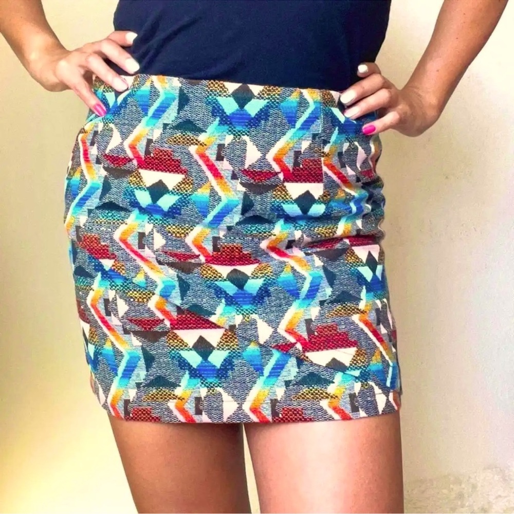 ZARA TRAFALUC VINTAGE AZTEC MULTICOLOR MINI SKIRT MEDIUM EXCELLENT CONDITION
